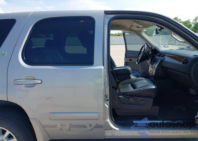 1GNFC13579R119940: 43130230