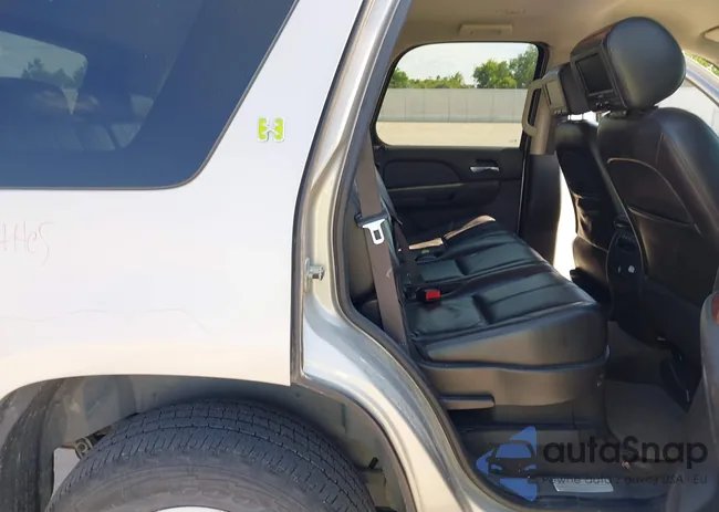 1GNFC13579R119940: 43130230