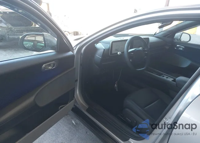 KMHM34AA4SA090947: 43130276