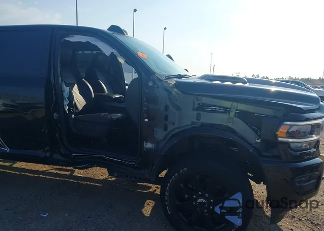 3C6UR5NL0RG329580: 43130519