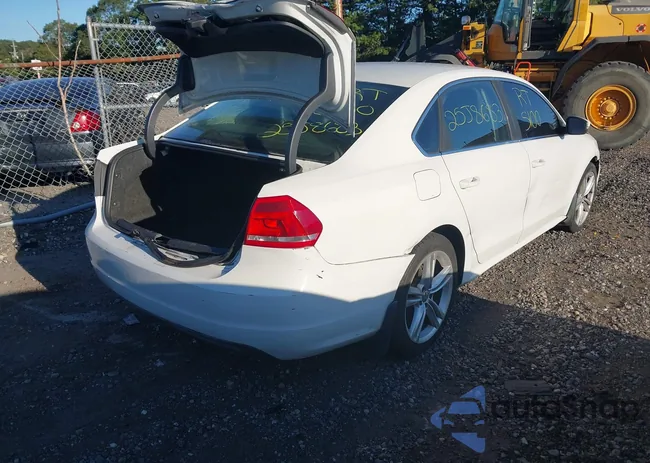 1VWBS7A33EC044839: 43131136