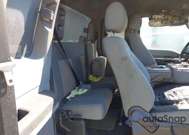 1FT7X2B68GEC27800: 43131449