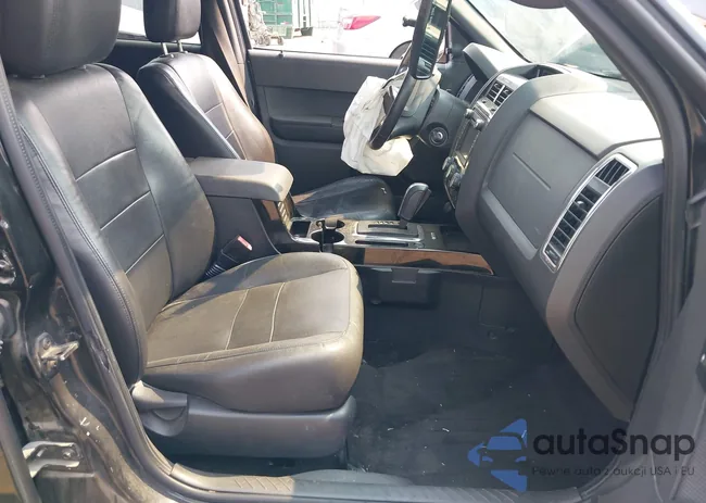 1FMCU9EG5BKA19044: 43132450