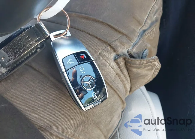 W1KZF8EB3PB137131: 43132596