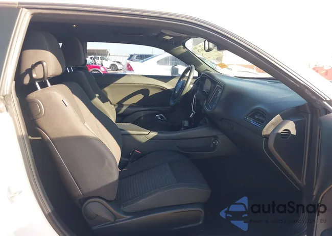 2C3CDZAG3JH131605: 43131678