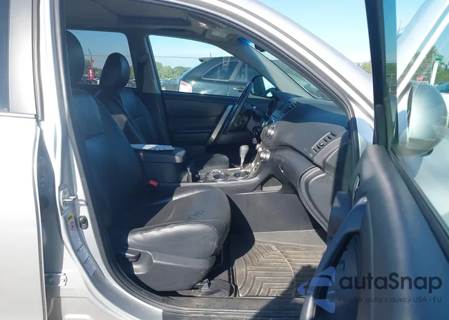 5TDBK3EH3CS136059: 43132042