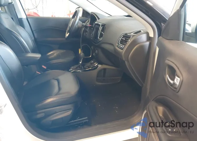 3C4NJDCB6KT828793: 43133099