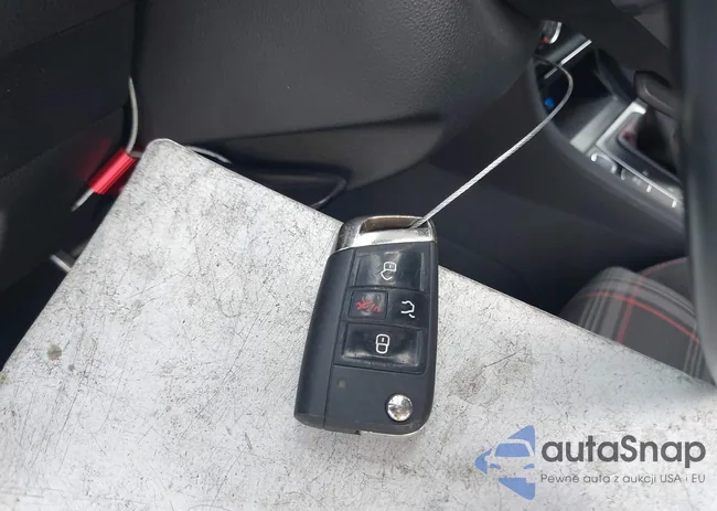 3VW447AU2HM045219: 43133349