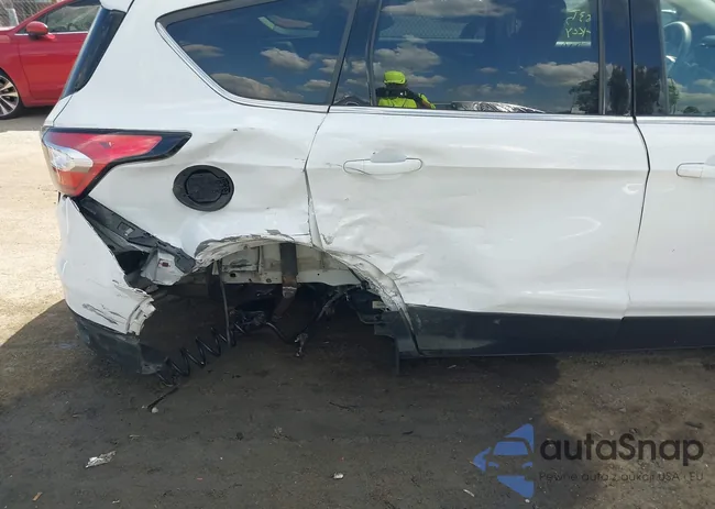 1FMCU9GD2JUB51331: 43133434