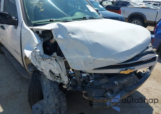 1GNFC13C99R206852: 43133456