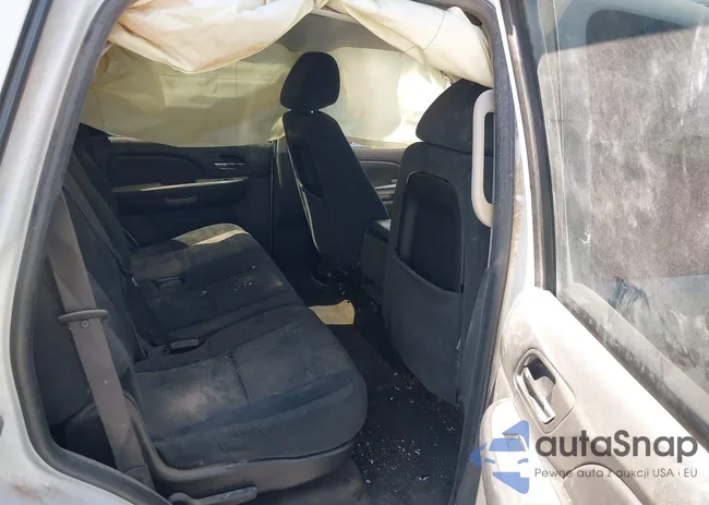 1GNFC13C99R206852: 43133456