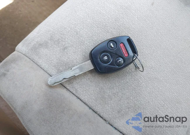 1HGCP25339A080586: 43132877