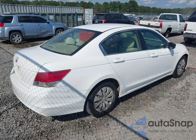 1HGCP25339A080586: 43132877