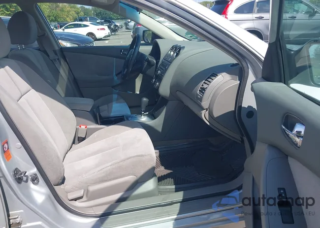 1N4AL21E68N526610: 43133862