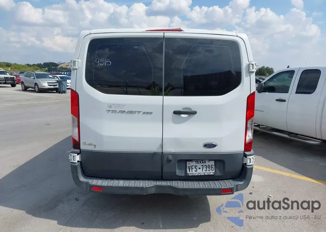 1FTYR1ZM8HKB09519: 43134012