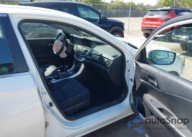 1HGCR2F51FA106981: 43136188