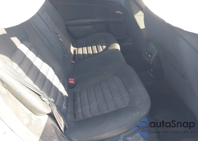 3FA6P0LU9KR104970: 43136564