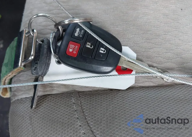 2T1BURHE4EC079882: 43136575