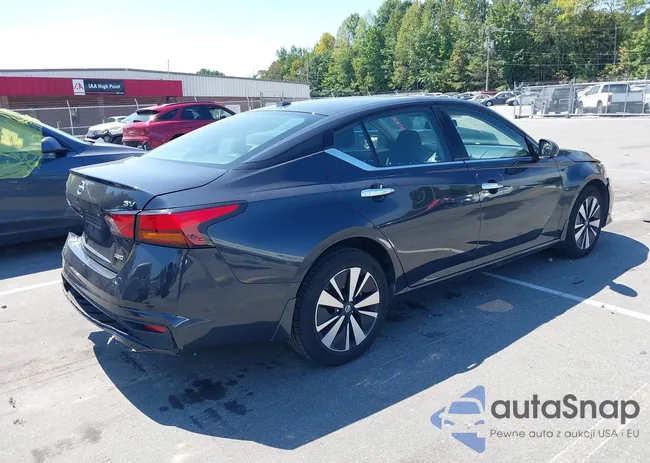 1N4BL4DW7KC131682: 43135680