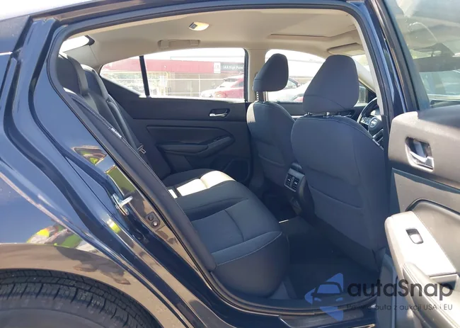 1N4BL4DW7KC131682: 43135680