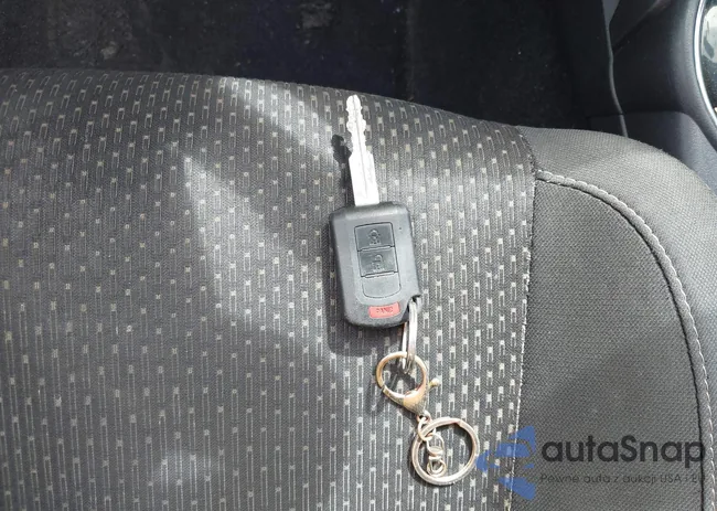 JA4AP3AW8GZ024695: 43135978