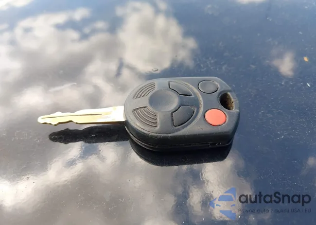 1FMCU93779KB28229: 43137327