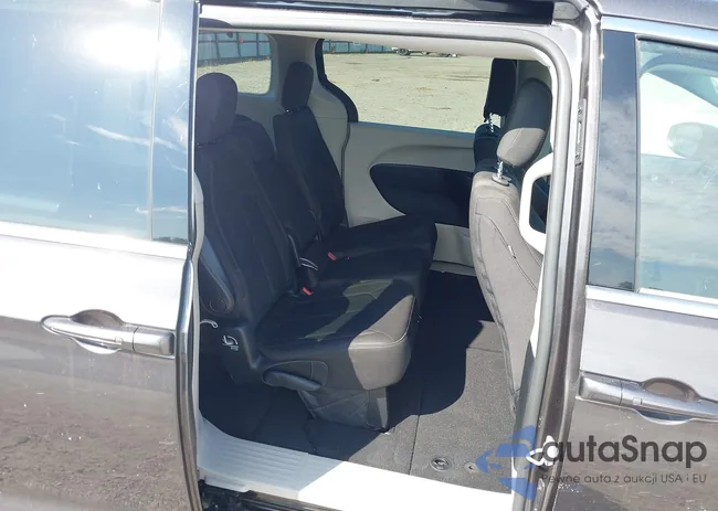 2C4RC1DG8HR688598: 43136880