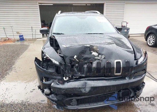 1C4PJLCB8EW126587: 43136905