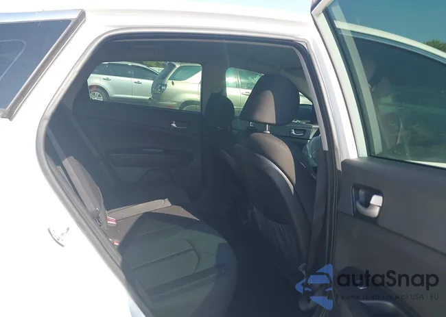 KNAGT4L31J5235804: 43137053