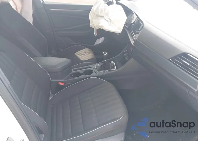 3VW5T7BU1MM003852: 43138358