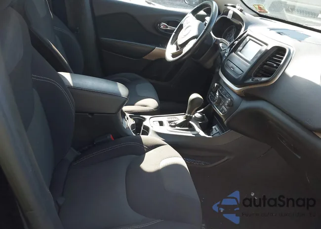 1C4PJMCB7HW570179: 43137755