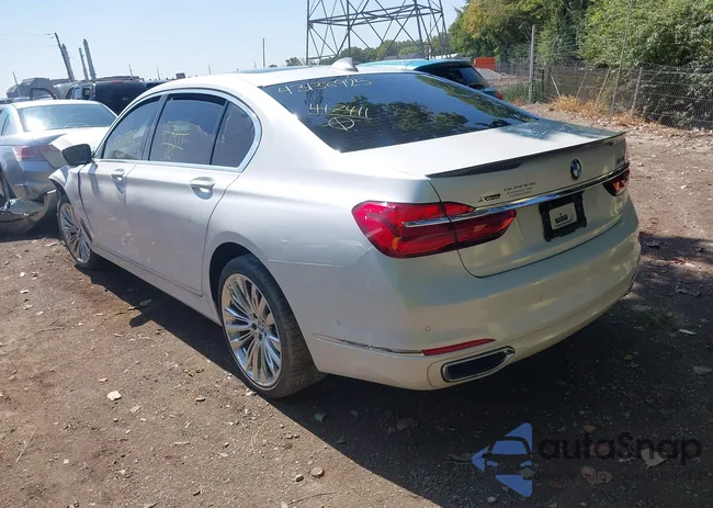 WBA7F2C52GG417411: 43138925