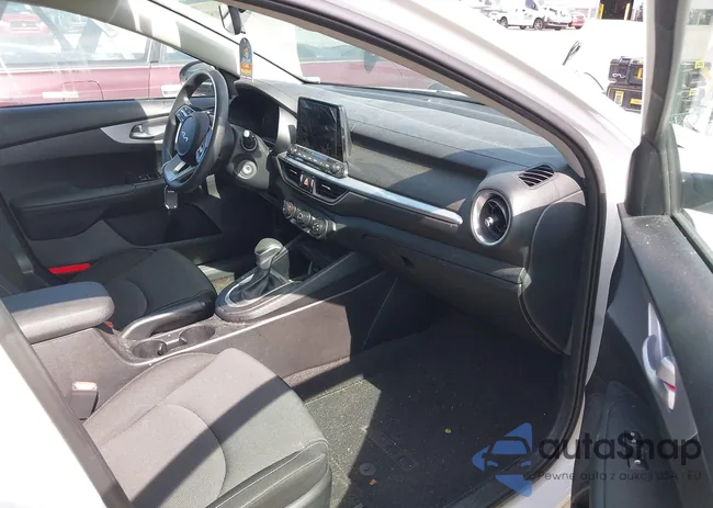 3KPF24AD9RE808171: 43140500