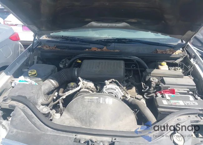 1J8HS48P77C549900: 43139785