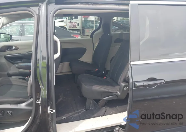 2C4RC1DG3HR592152: 43139996