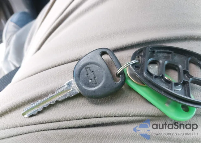 1GNLC2E08CR187147: 43141523