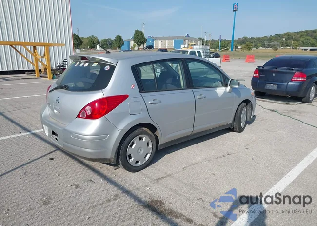 3N1BC13E29L427888: 43142223