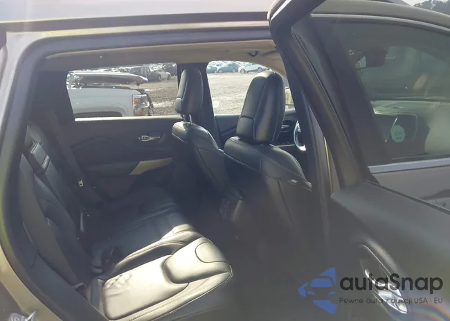 1C4PJMCS4HW575646: 43142574