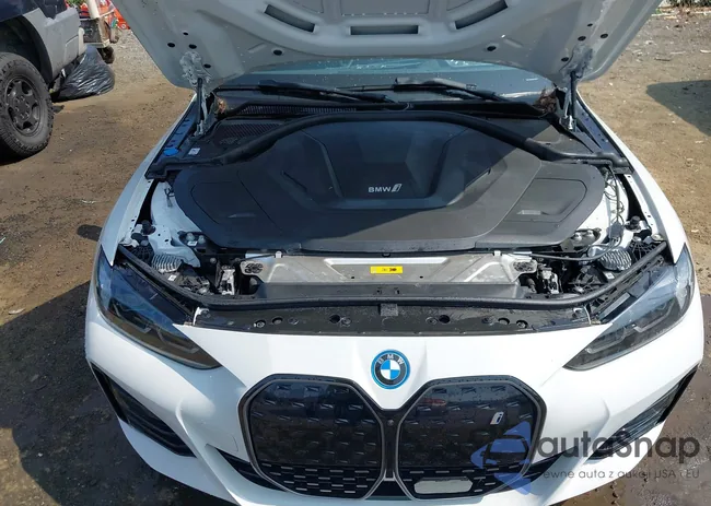 WBY73AW04RFR87603: 43142643