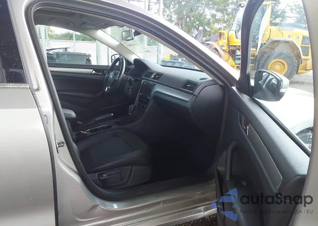 1VWBP7A35EC016932: 43141883