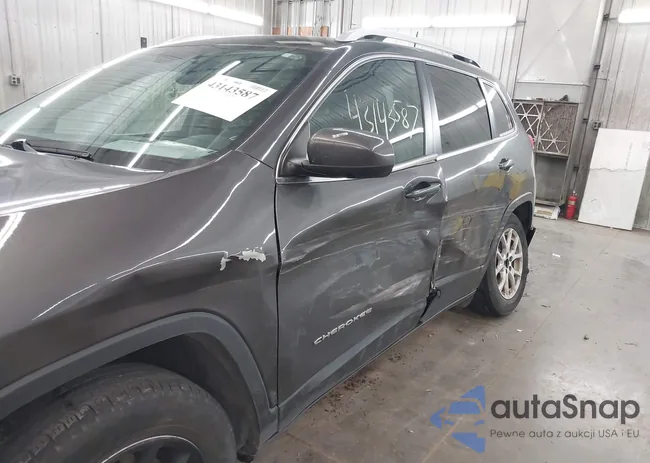 1C4PJMCS4HW605762: 43143587