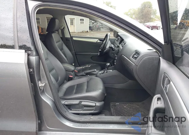 3VWDB7AJ1HM292632: 43144184