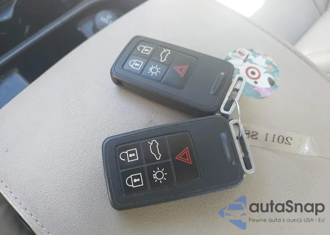 YV1952AS9B1144688: 43144379