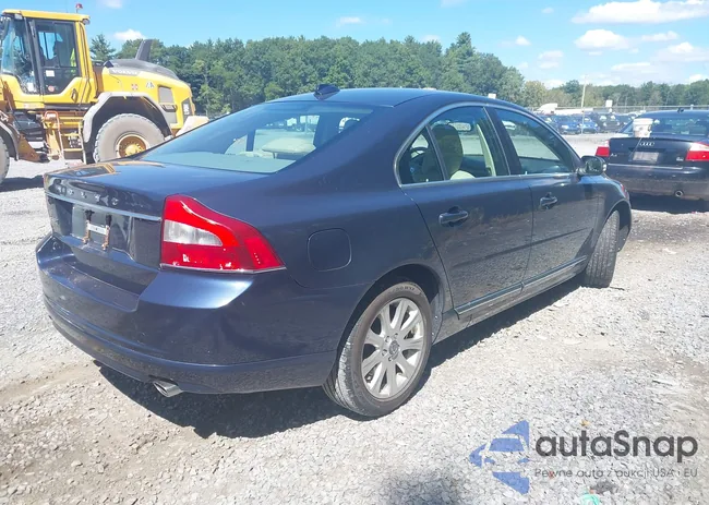 YV1952AS9B1144688: 43144379