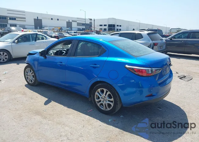 3MYDLBYV9JY331415: 43144540