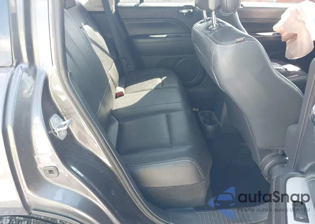 1C4NJDEB2FD184928: 43143687