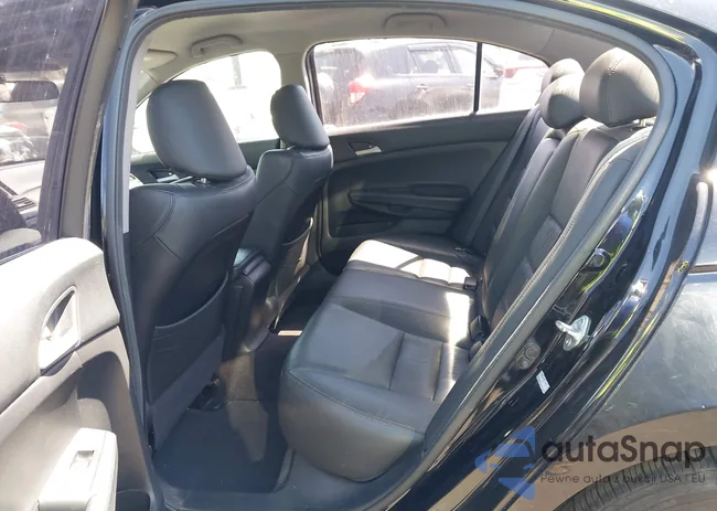 1HGCP2F6XBA150308: 43143948