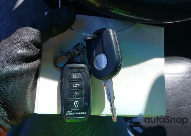 1FMHK8D85CGA82004: 43145155