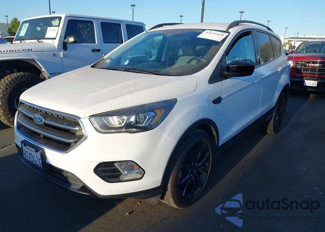 1FMCU0GD1JUD51371: 43145168