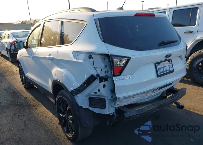 1FMCU0GD1JUD51371: 43145168